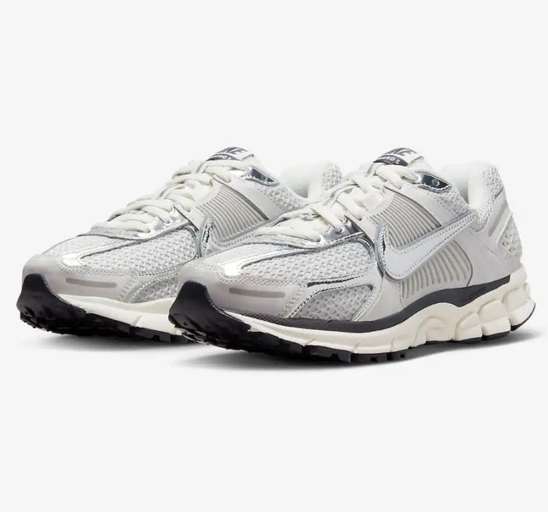 Zoom Vomero 5 Photon Dust Metallic Silver