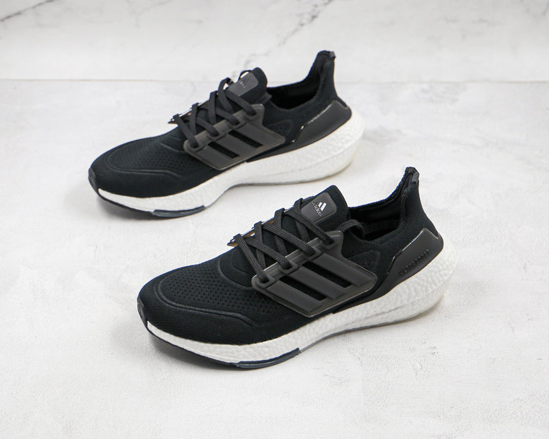 Ultraboost  21 Black White