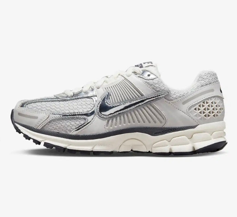 Zoom Vomero 5 Photon Dust Metallic Silver