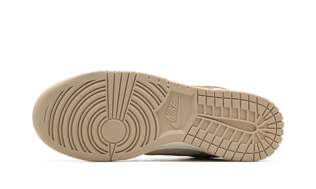 Dunk Low Phantom Metallic Gold
