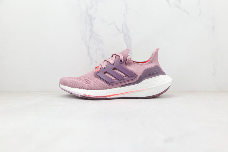 UltraBoost 22 Magic Mauve