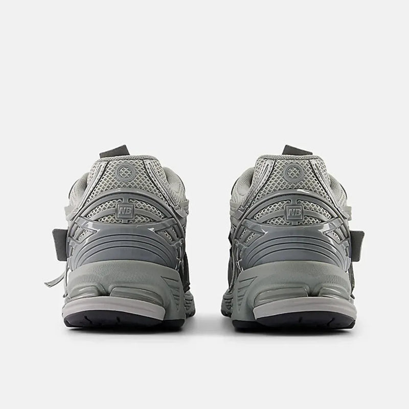 Balance 1906A Concrete Silver Metallic