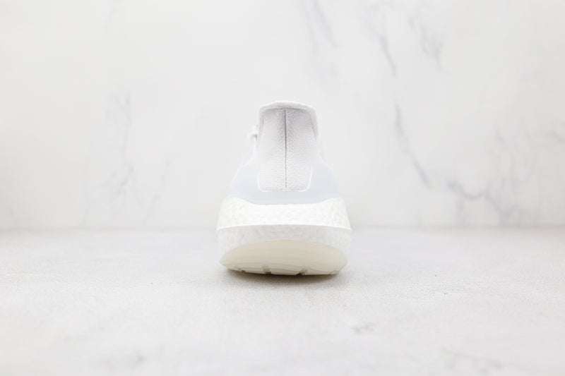 UltraBoost 22 Triple White