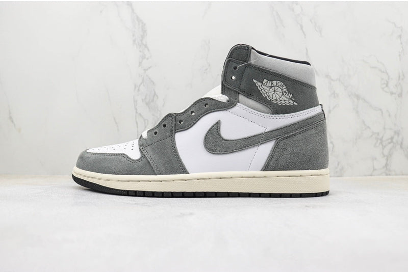 1 Retro High Washed Black