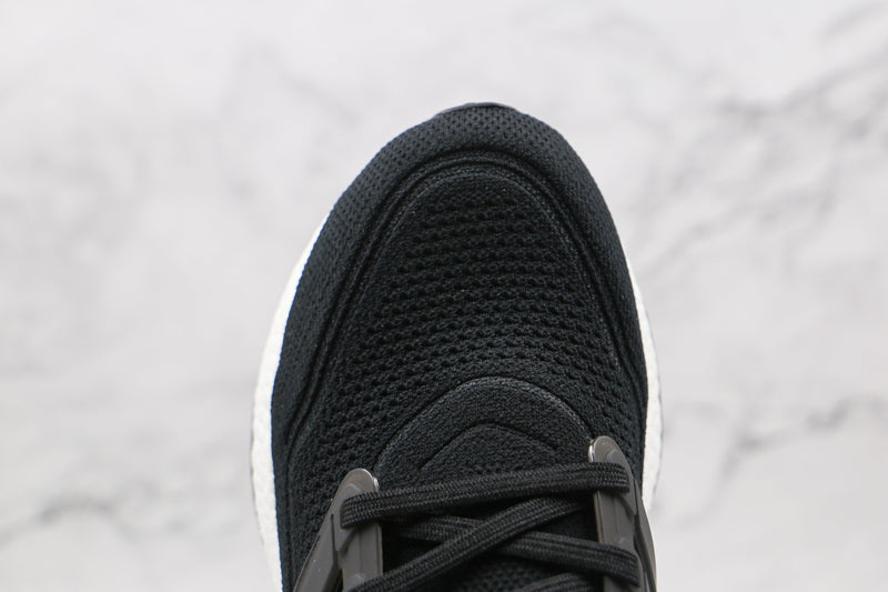 Ultraboost  21 Black White