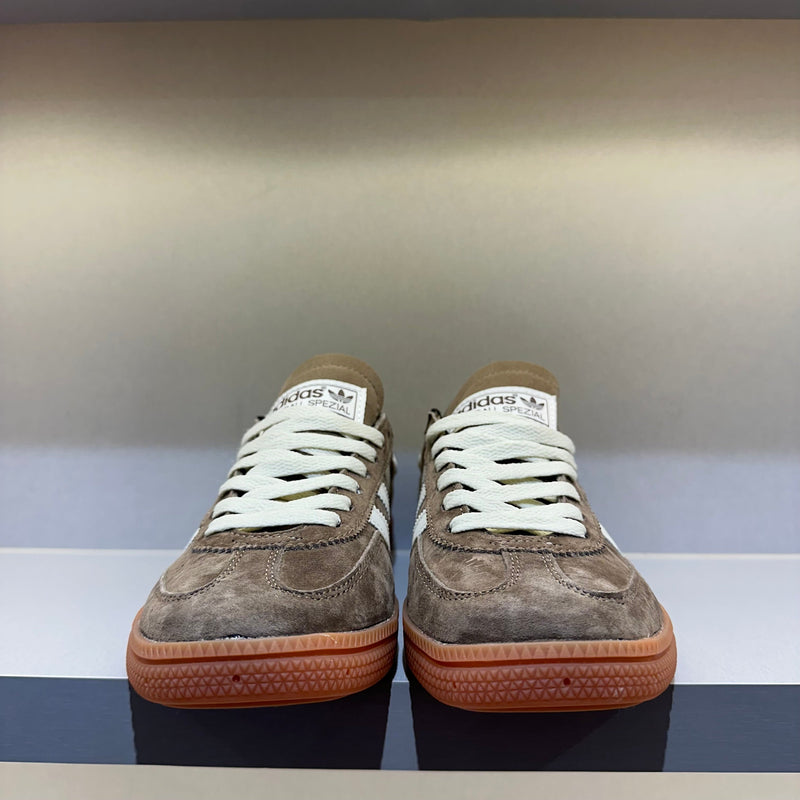 Handball Spezial Earth Strata Brown (Pronta Entrega)