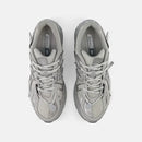 Balance 1906A Concrete Silver Metallic