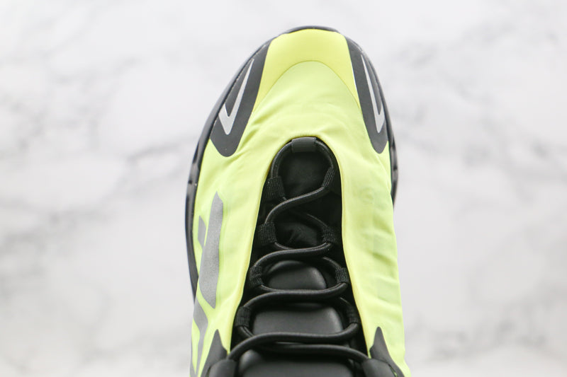 Boost 700 MNVN Phosphor