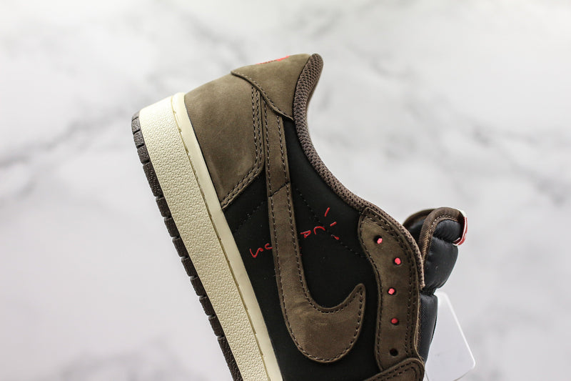 1 Retro Low OG SP Travis Scott
