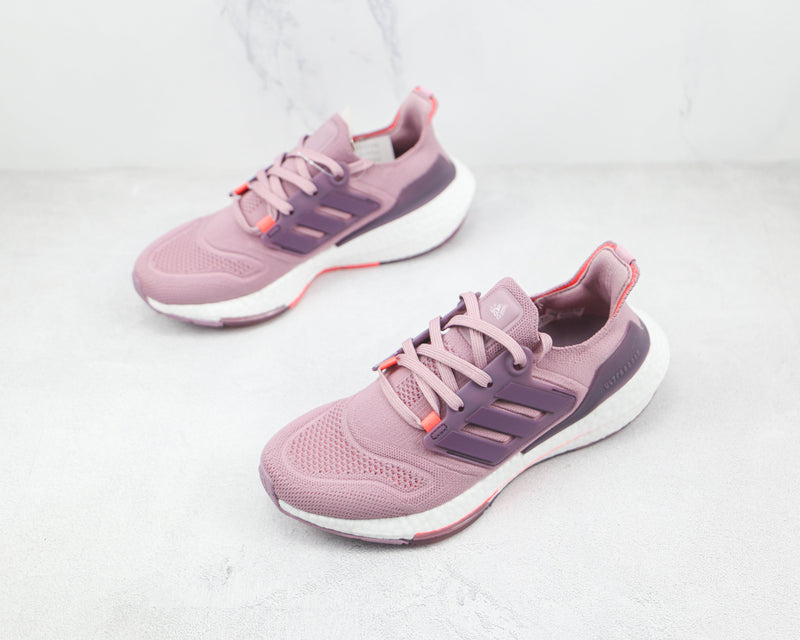 UltraBoost 22 Magic Mauve