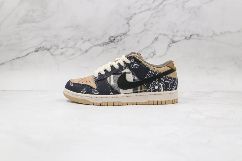 SB Dunk Low Travis Scott