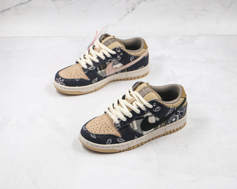 SB Dunk Low Travis Scott