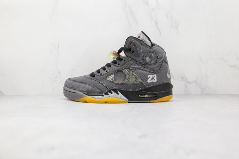 5 Retro Off-White Black