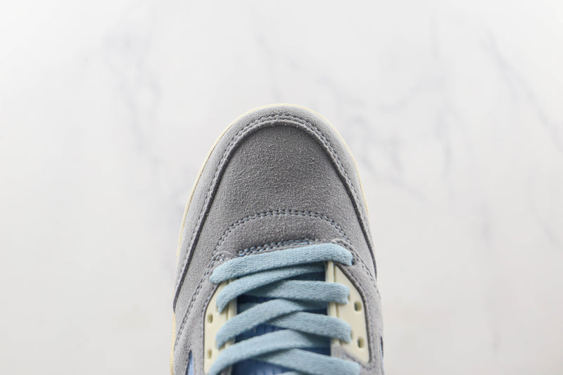 5 Retro Trophy Room Ice Blue