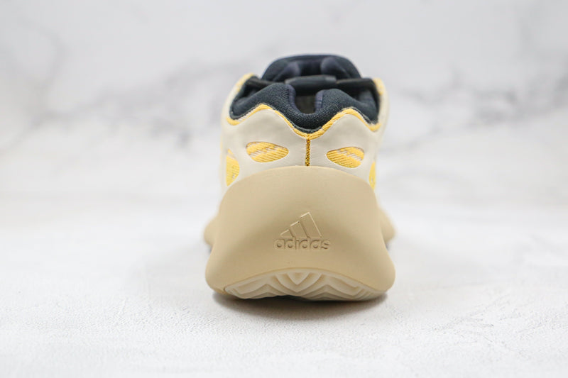 Boost 700 V3 Safflower