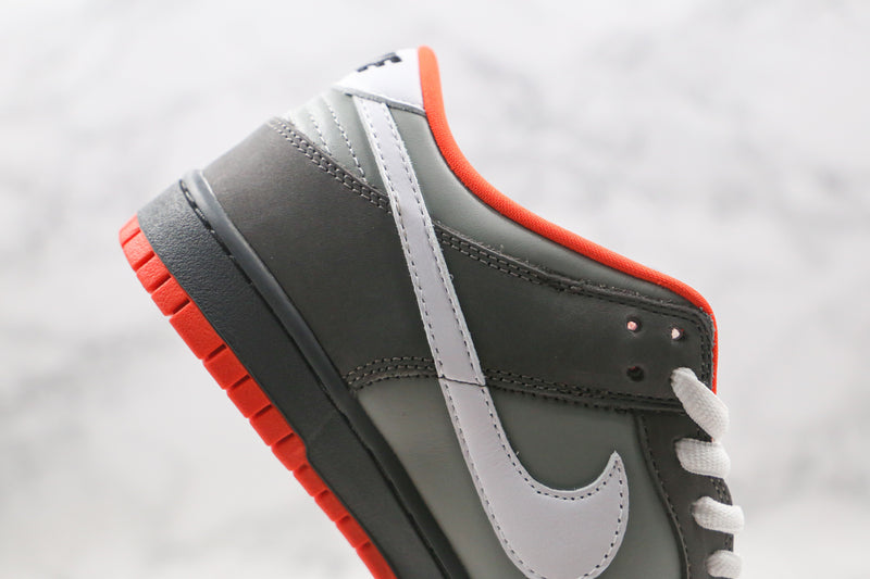 SB Dunk Low Staple NYC Pigeon
