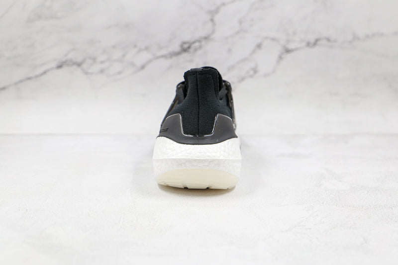 Ultraboost  21 Black White