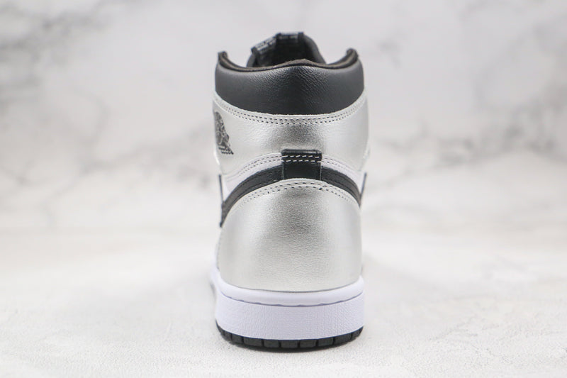 1 Retro High Silver Toe