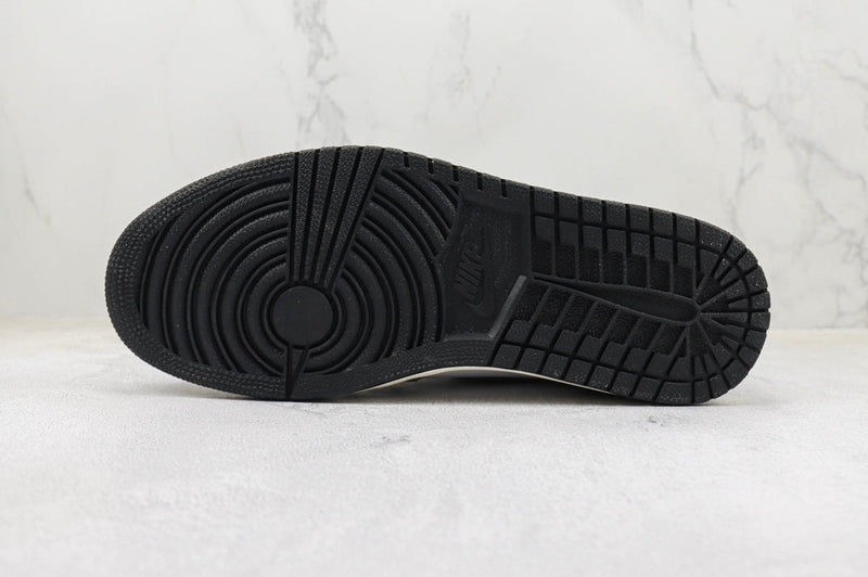 1 Retro High Washed Black