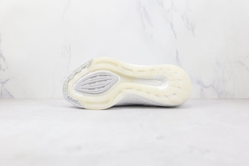 UltraBoost 22 Triple White