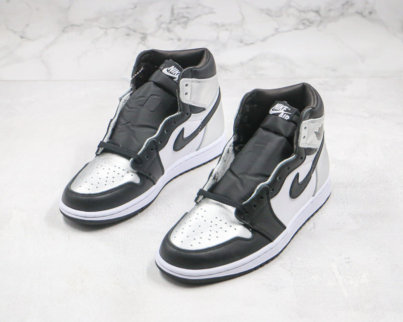 1 Retro High Silver Toe