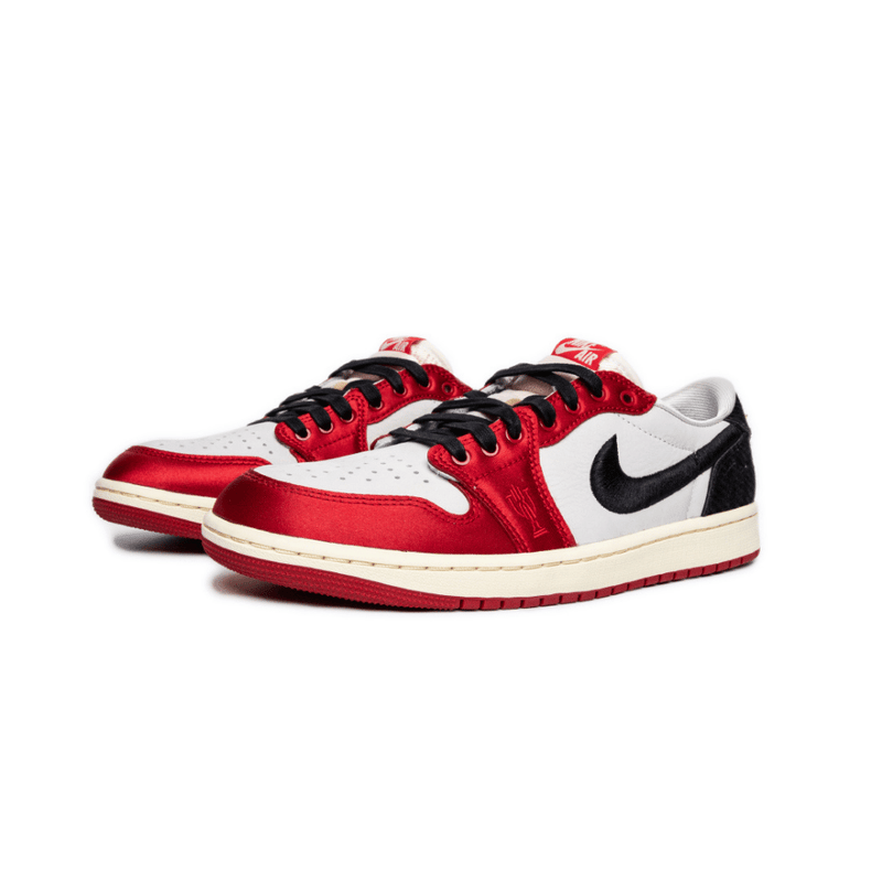 1 Retro Low Trophy Room