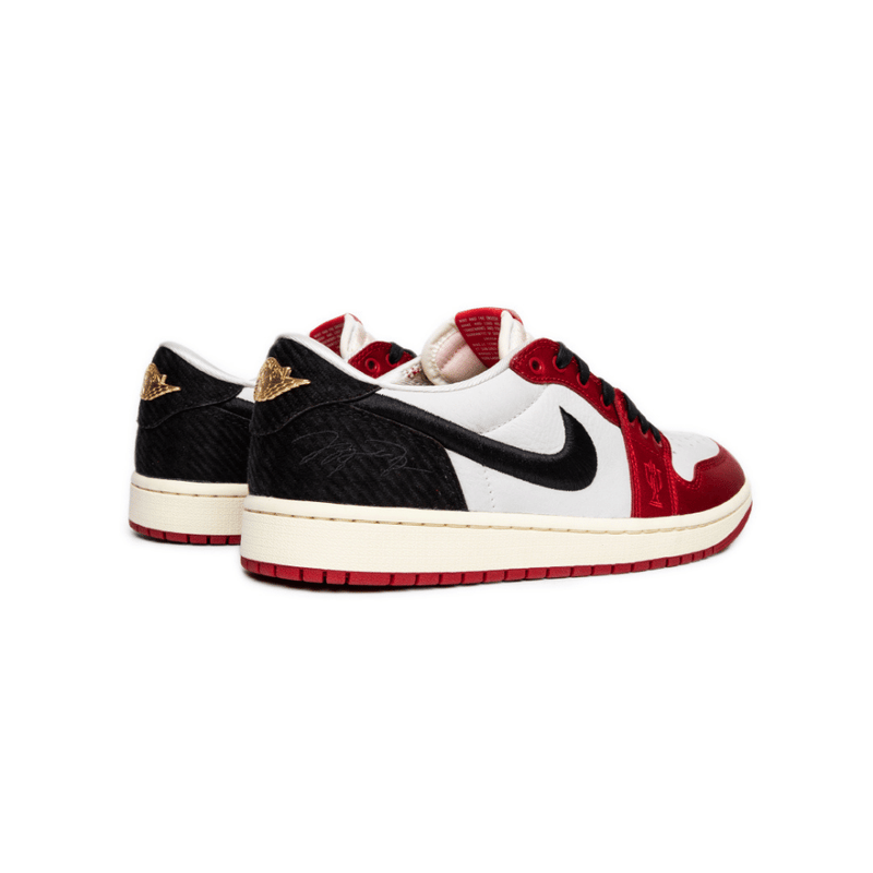 1 Retro Low Trophy Room